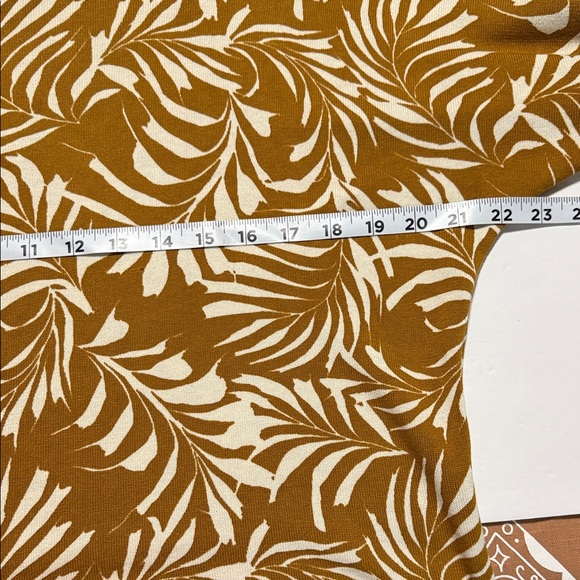 Garnet Hill Mustard Brown and White long sleeve Botanical Leaf Pattern Sweater - Picture 7 of 8